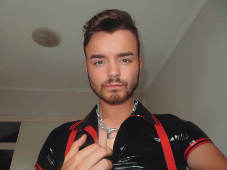 Foto di nudo di fuga di OnlyFans di James