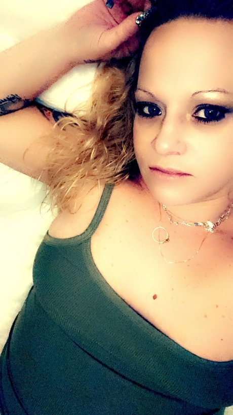 Foto di nudo di fuga di OnlyFans di Queen Bee