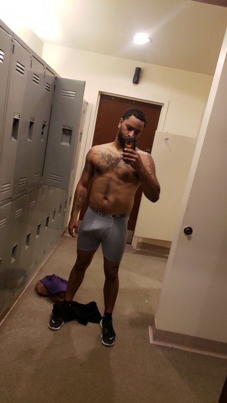 Foto di nudo di fuga di OnlyFans di Roy