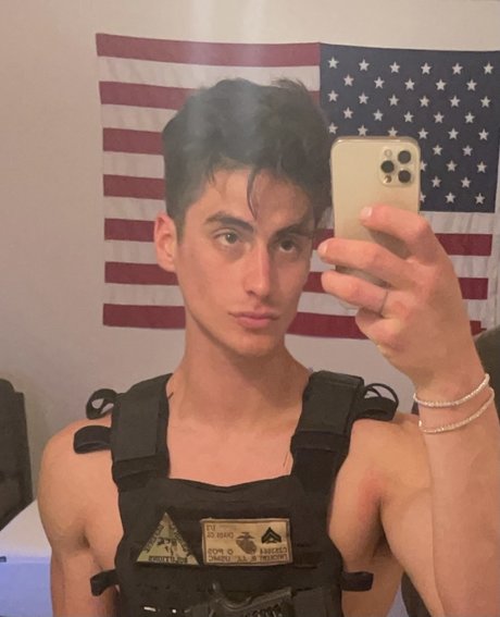 Foto di nudo di fuga di OnlyFans di Roy Nasty