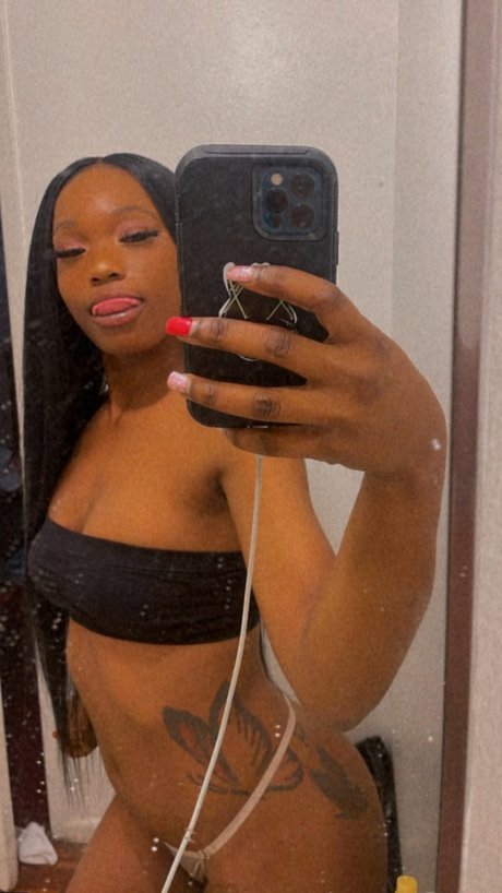 Foto di nudo di fuga di OnlyFans di Roxxy