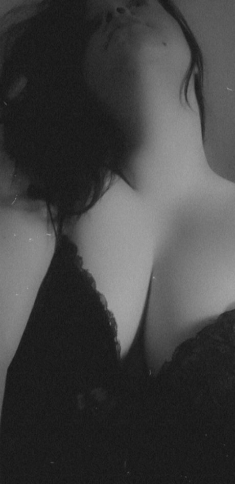 Foto di nudo di fuga di OnlyFans di Roxxxi