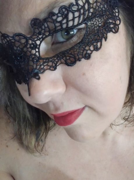 Foto di nudo di fuga di OnlyFans di Rouge