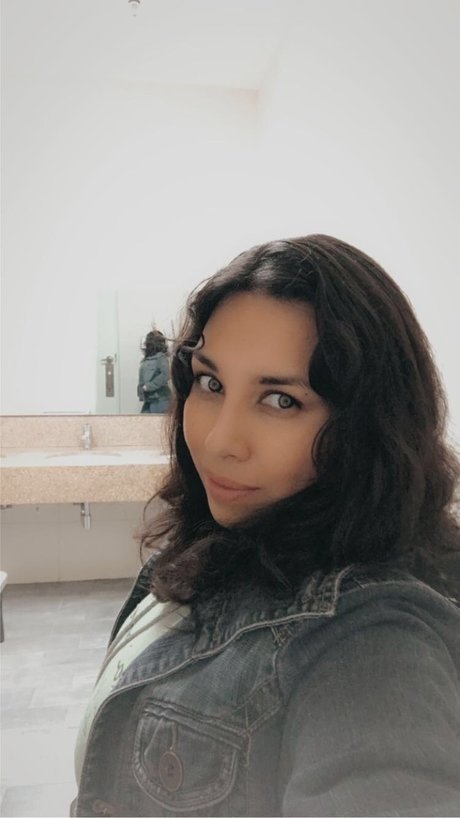 Foto di nudo di fuga di OnlyFans di Rosalinda Resendiz