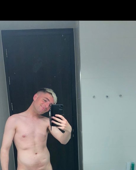 Foto di nudo di fuga di OnlyFans di Ross