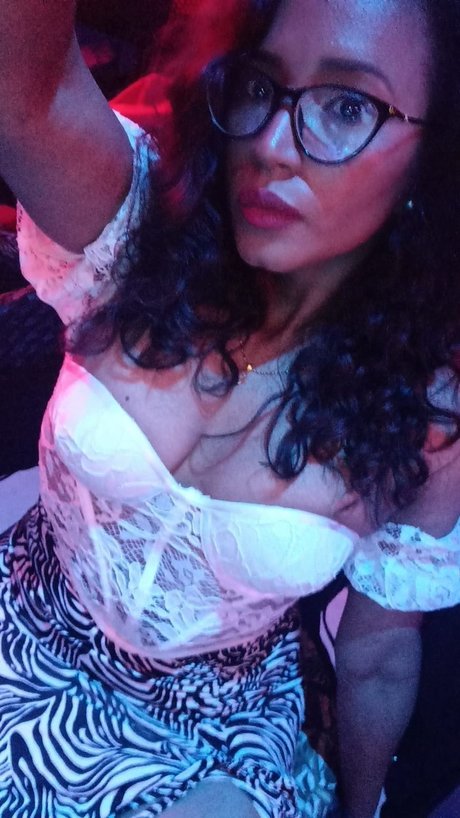Foto di nudo di fuga di OnlyFans di Rose Miel