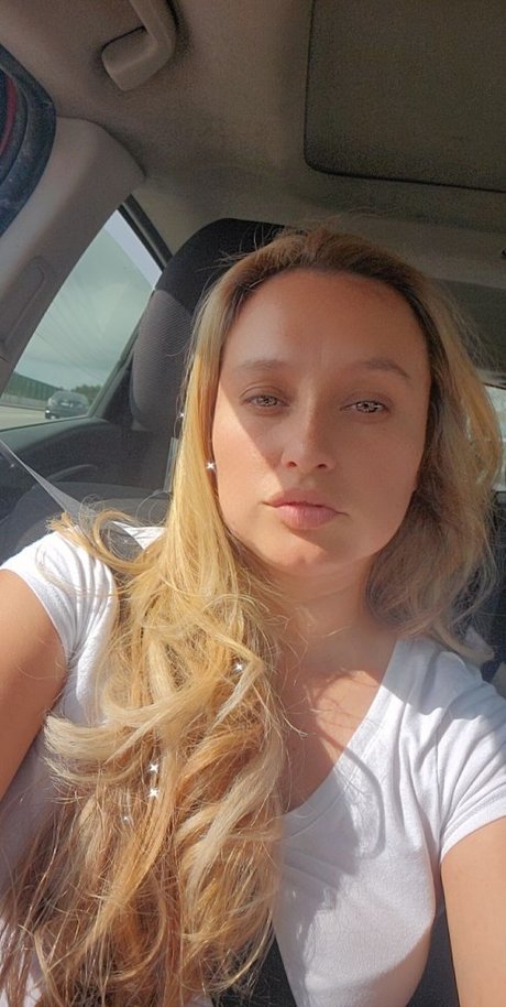 Foto di nudo di fuga di OnlyFans di Rositha