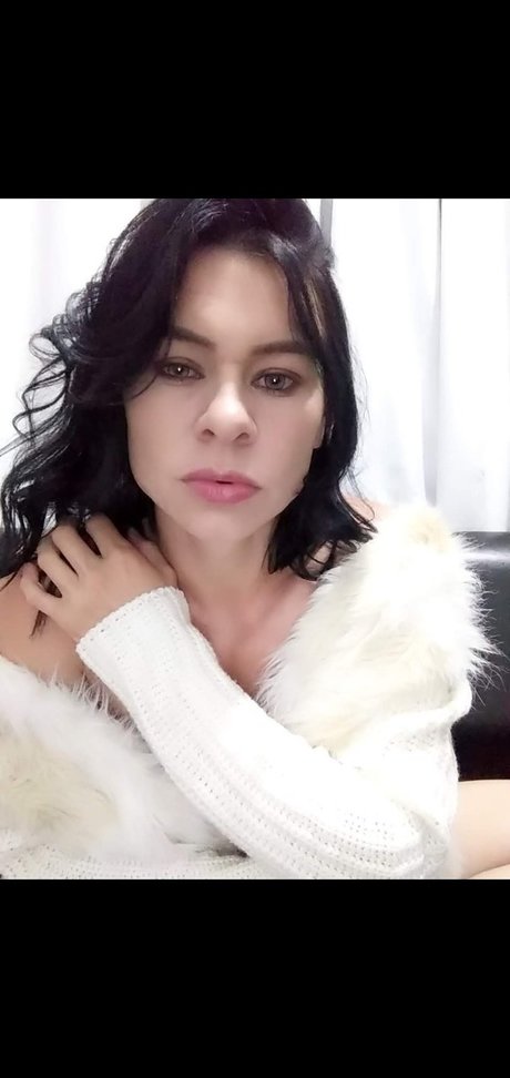 Foto di nudo di fuga di OnlyFans di Rose Veres