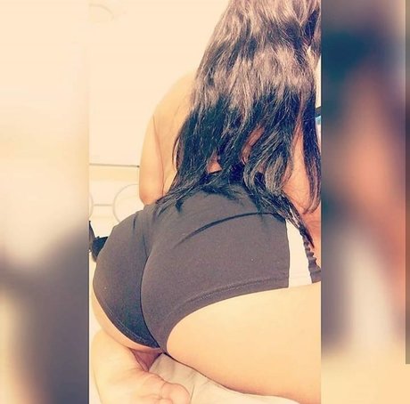 Foto di nudo di fuga di OnlyFans di Rose Petite