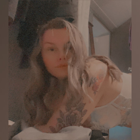 Foto di nudo di fuga di OnlyFans di Rose