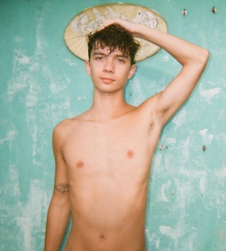 Foto di nudo di fuga di OnlyFans di Sam Ledger