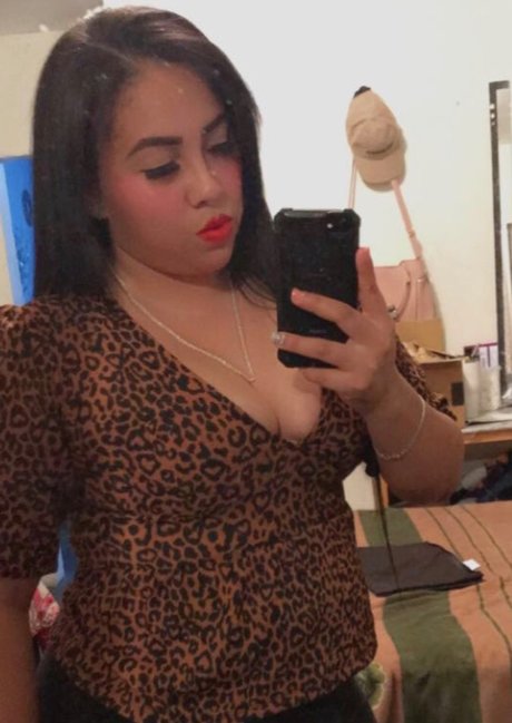 Foto di nudo di fuga di OnlyFans di Samantha Lozano