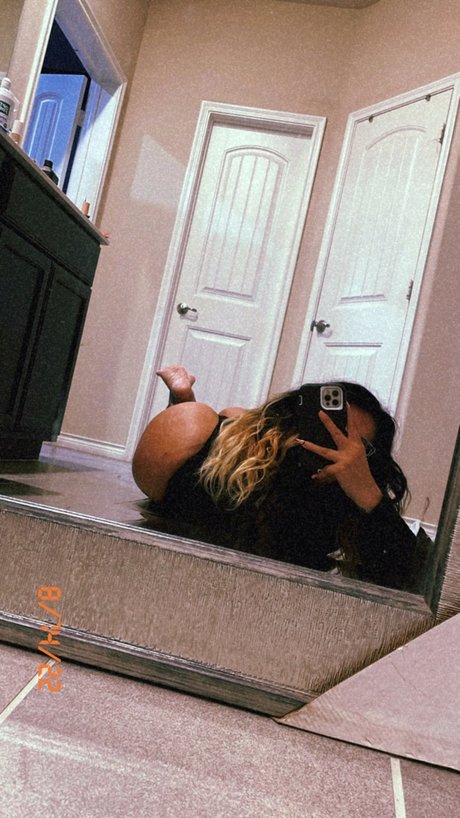 Foto di nudo di fuga di OnlyFans di Salvidoll