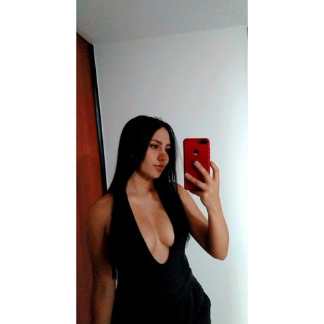 Foto di nudo di fuga di OnlyFans di Salo