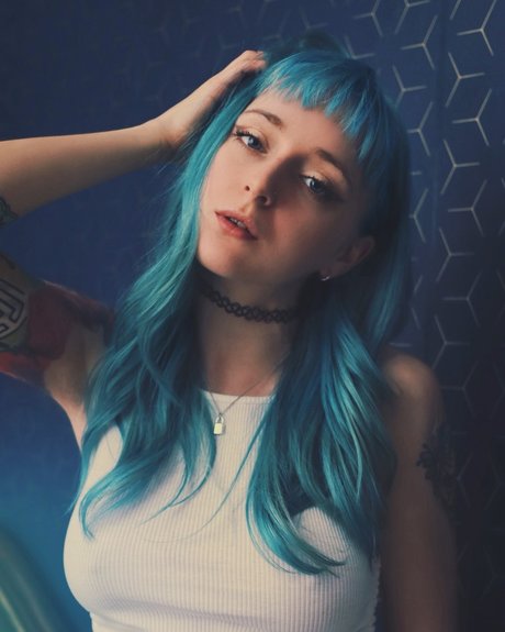 Foto di nudo di fuga di OnlyFans di Sally  Kinky Girl Next Door