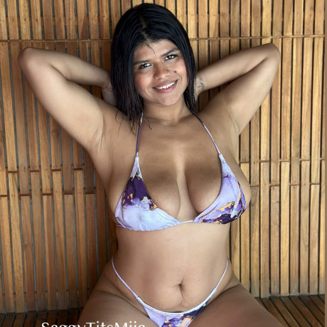 Foto di nudo di fuga di OnlyFans di Mia Lopez 
