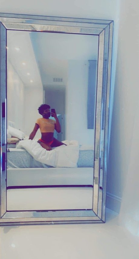 Foto di nudo di fuga di OnlyFans di Safarihunter