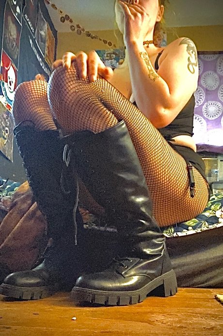Foto di nudo di fuga di OnlyFans di Very Sad Human