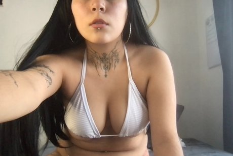 Foto di nudo di fuga di OnlyFans di Canelit