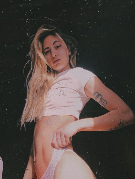 Foto di nudo di fuga di OnlyFans di Jenny