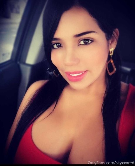 Foto di nudo di fuga di OnlyFans di Skyxxxred