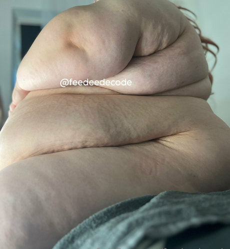 Foto di nudo di fuga di OnlyFans di Feedeedecode