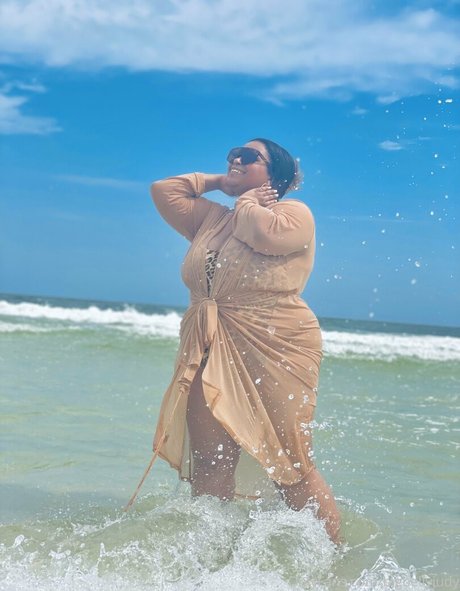 Foto di nudo di fuga di OnlyFans di Bigbellyjudy