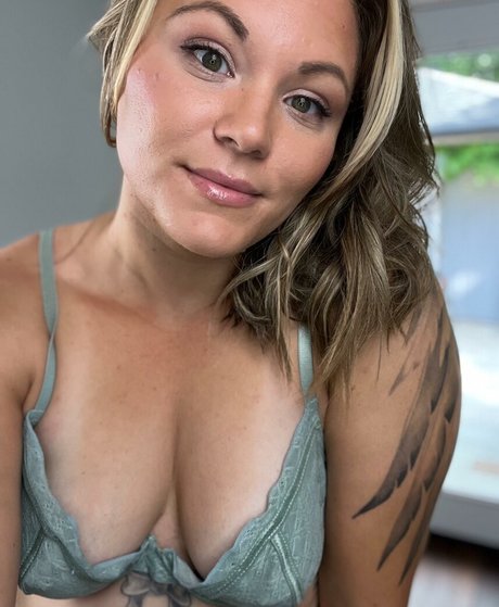 Foto di nudo di fuga di OnlyFans di Linabebe123