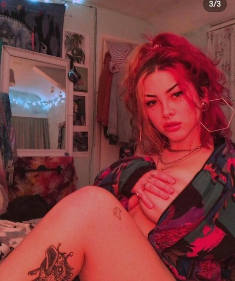 Foto di nudo di fuga di OnlyFans di Neferkitti