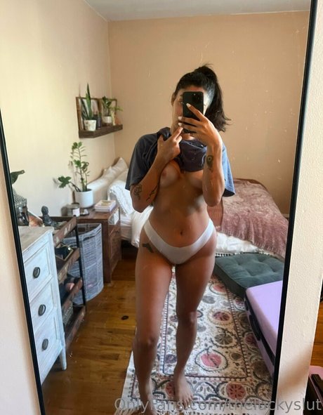 Foto di nudo di fuga di OnlyFans di Theluckyslut