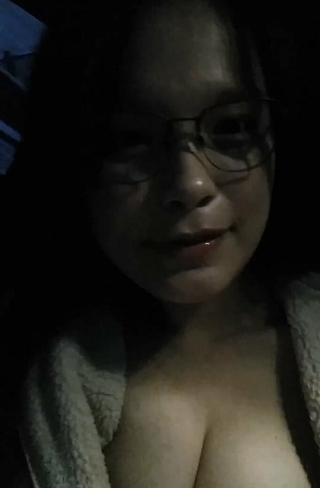 Foto di nudo di fuga di OnlyFans di Lucy830208