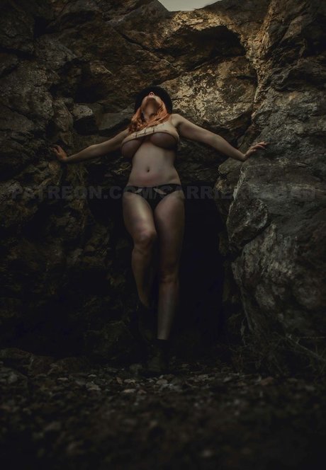 Foto di nudo di fuga di OnlyFans di Carrie Keagan