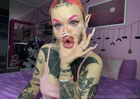 Nasty_bimbo