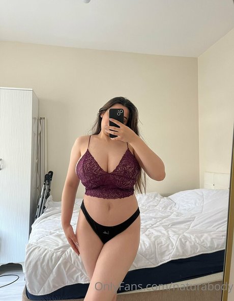 Foto di nudo di fuga di OnlyFans di Mervedamla