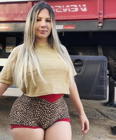 Foto di nudo di fuga di OnlyFans di Aline Futcher Ouriques