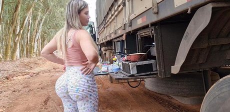 Foto di nudo di fuga di OnlyFans di Aline Futcher Ouriques