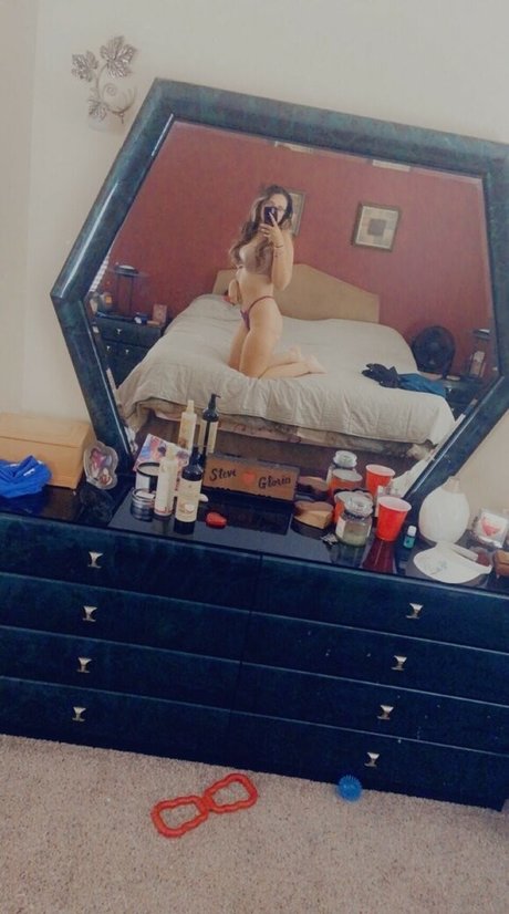 Foto di nudo di fuga di OnlyFans di Loowcutie