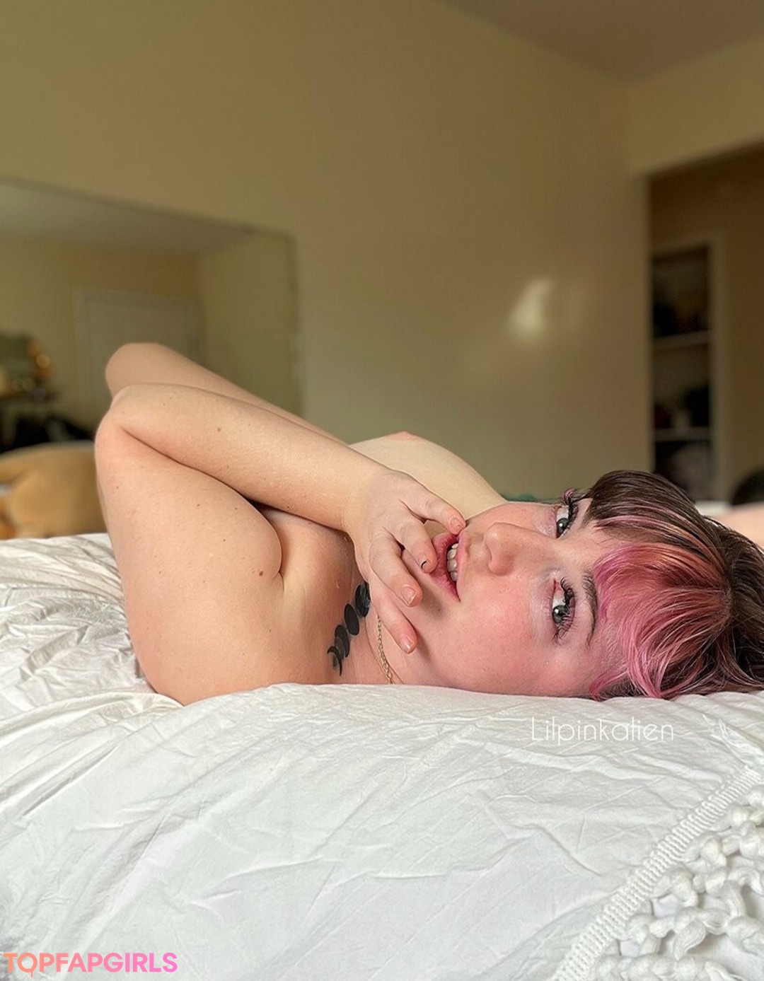 Foto di nudo di fuga di OnlyFans di Lilpinkalien #1391