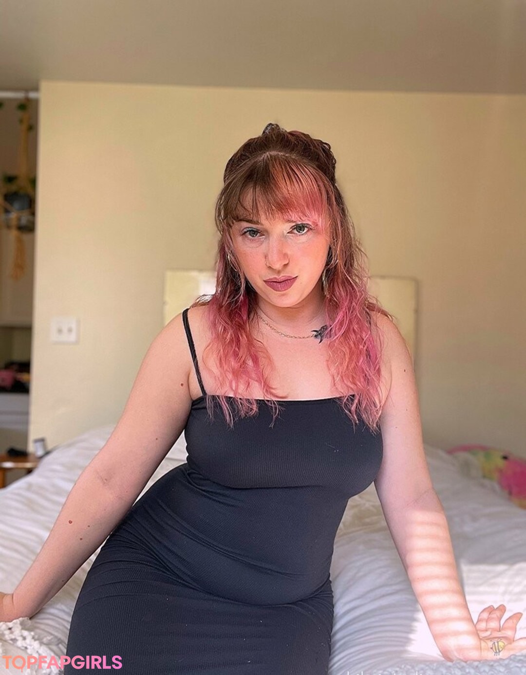 Foto di nudo di fuga di OnlyFans di Lilpinkalien #1396