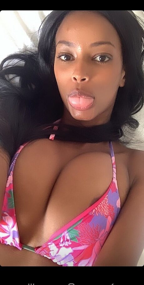 Foto di nudo di fuga di OnlyFans di Tami Takala