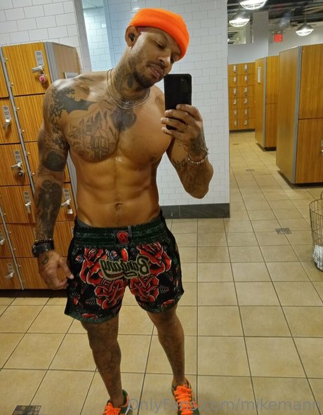 Foto di nudo di fuga di OnlyFans di Mikemann