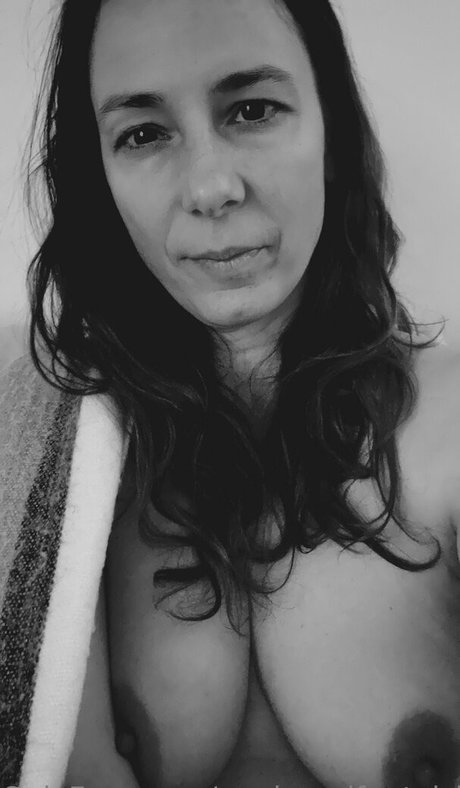 Foto di nudo di fuga di OnlyFans di Lamasseuse