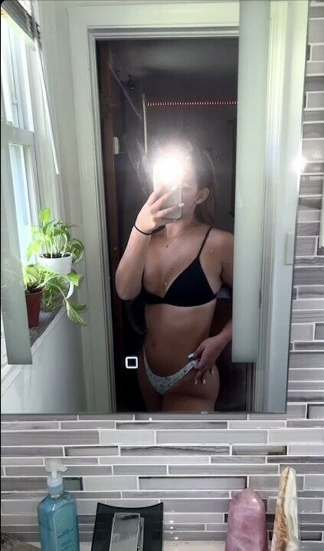 Foto di nudo di fuga di OnlyFans di Catrinaarroyo