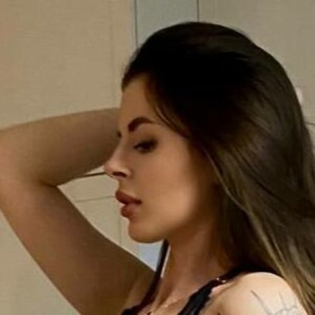 Foto di nudo di fuga di OnlyFans di Kirakirraa