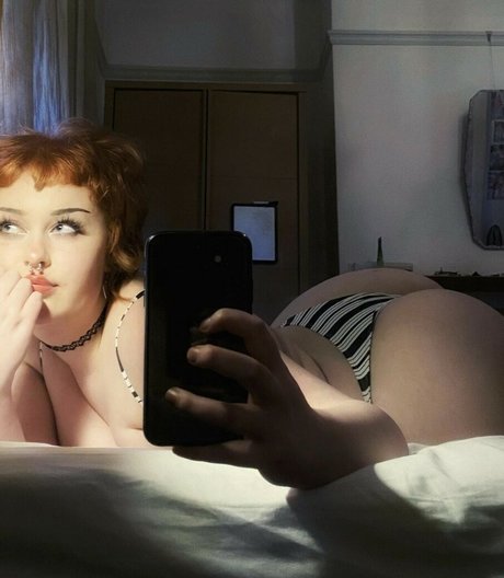 Foto di nudo di fuga di OnlyFans di Milabloomoo