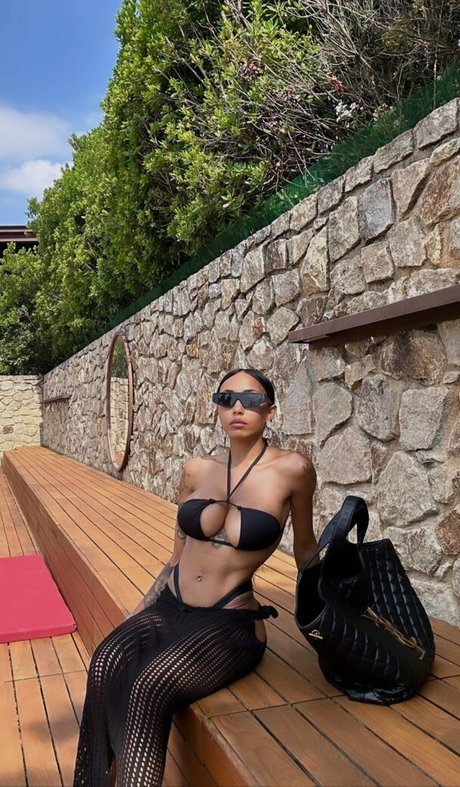 Foto di nudo di fuga di OnlyFans di Paola Henriquez