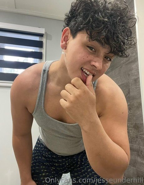 Foto di nudo di fuga di OnlyFans di Jesseunderhill