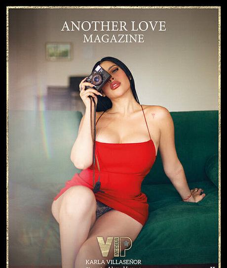 Foto di nudo di fuga di OnlyFans di Another Love Magazine