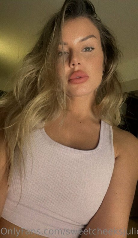 Foto di nudo di fuga di OnlyFans di Sweetcheeksjuliefree