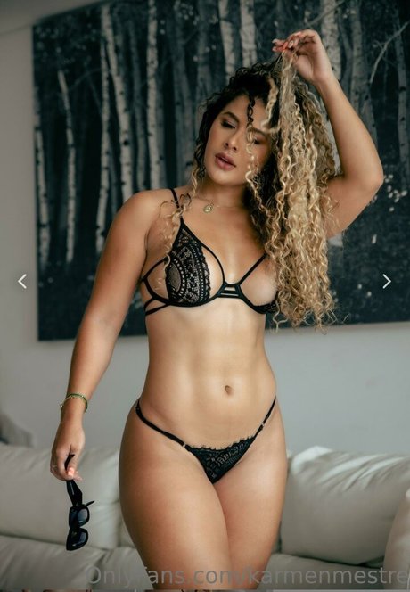 Foto di nudo di fuga di OnlyFans di Karmen Mestre